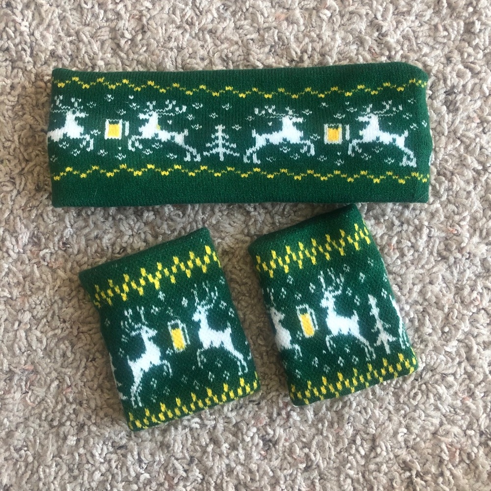 ✈️ 4/$25 ✈️ Ugly Christmas Sweater Sweatbands